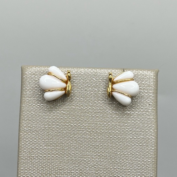 Vintage Minimalist White Seashell Butterfly Stud Earrings by Avon - Picture 1 of 4